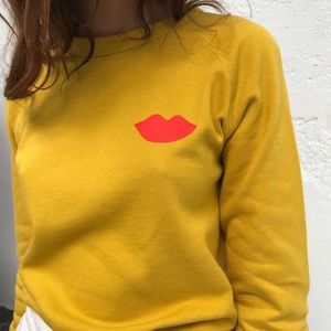 Clare V lips 👄 Sweatshirt. Marigold yellow. Sz. M